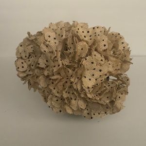 Floral accents Beige w/black poke dot 7 flowers with short stem small bouquet